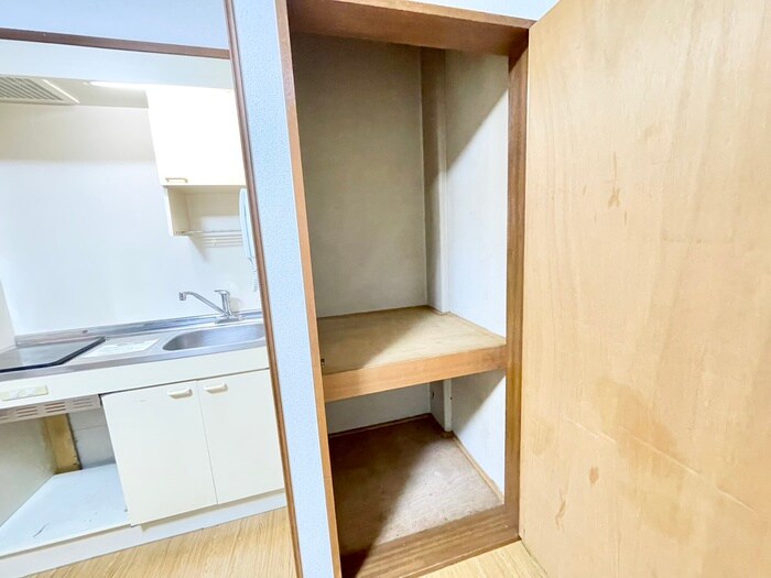 物件内観写真16　(収納)