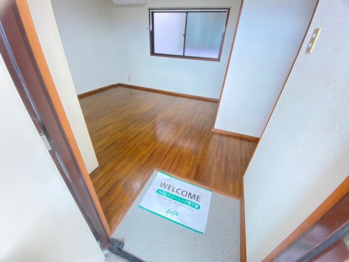 物件内観写真18　(玄関)