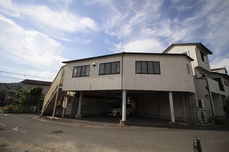 御陵荒巻町店舗外観写真