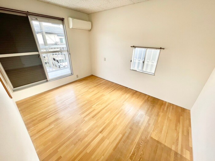 物件内観写真4　(居室)