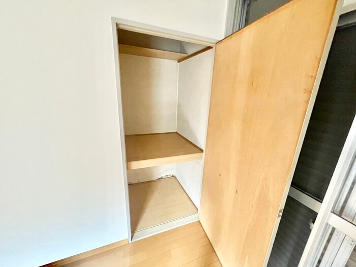 物件内観写真12　(収納)
