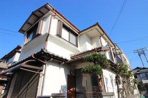 新家町貸家外観写真