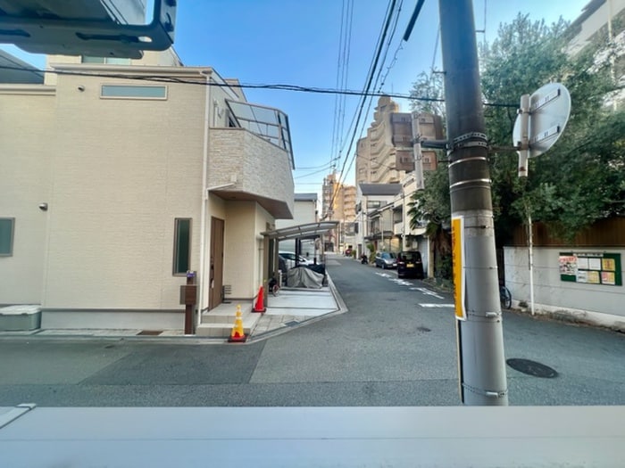 物件内観写真12　(室内からの展望)