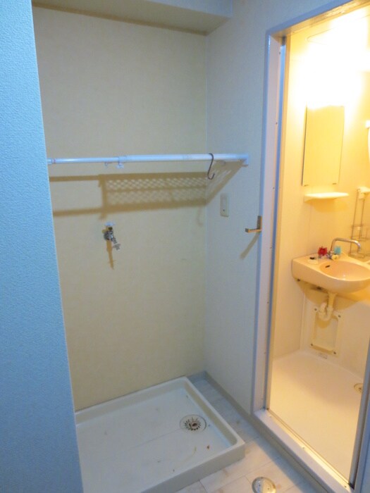 物件内観写真9　(洗濯機置場)