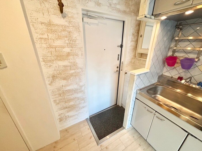 物件内観写真11　(玄関)