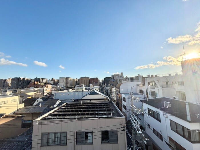 物件内観写真12　(室内からの展望)