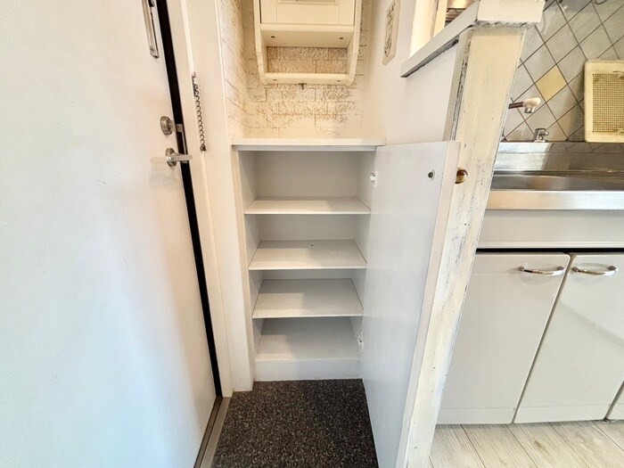 物件内観写真13　(靴箱)