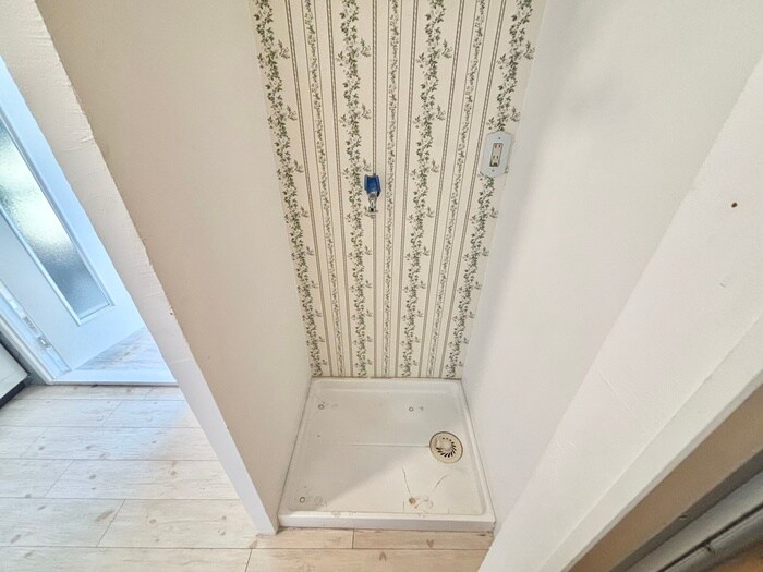 物件内観写真15　(洗濯機置場)