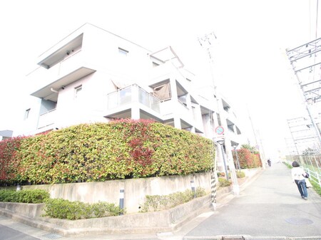 リネオ雲雀丘花屋敷（１０２）外観写真