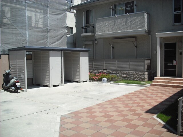 物件外観写真2　(駐輪場)