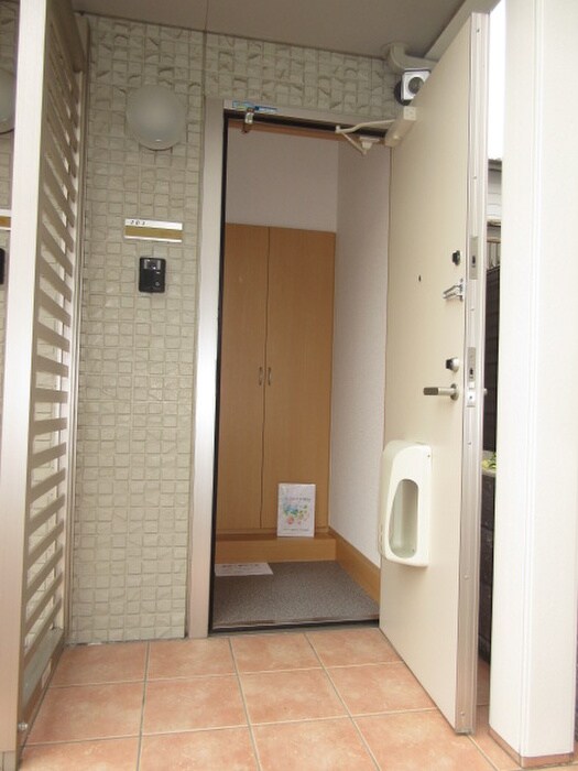 物件内観写真4　(玄関)