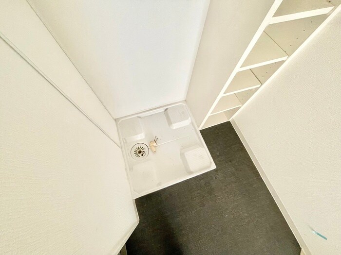 物件内観写真13　(洗濯機置場)