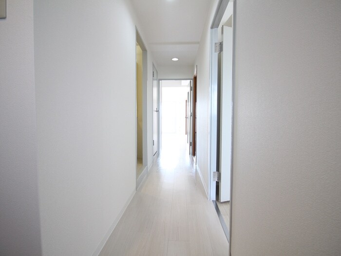 物件内観写真17　(廊下)