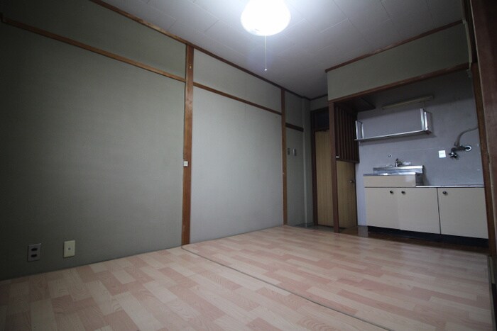 物件内観写真3　(居室)