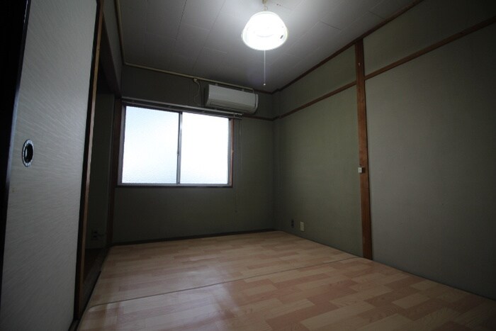 物件内観写真4　(居室)