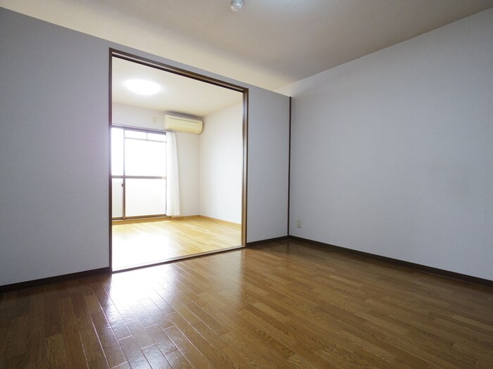 物件内観写真9　(居室)