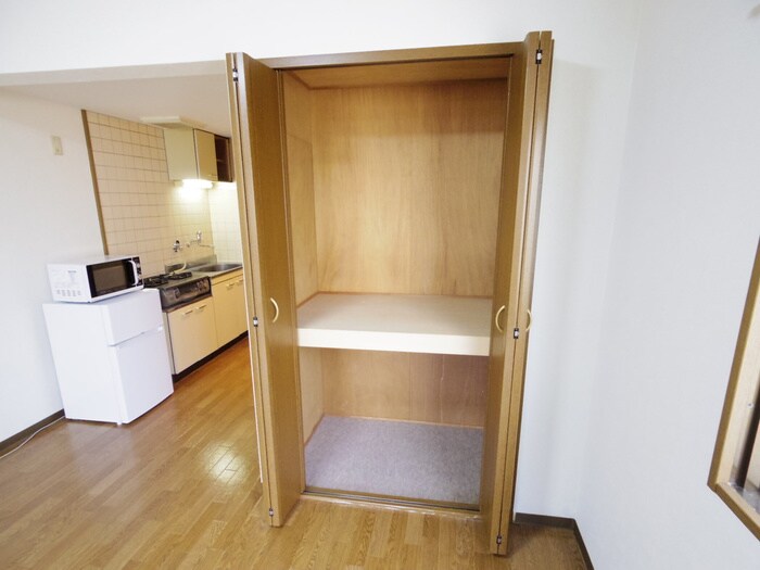 物件内観写真16　(収納)
