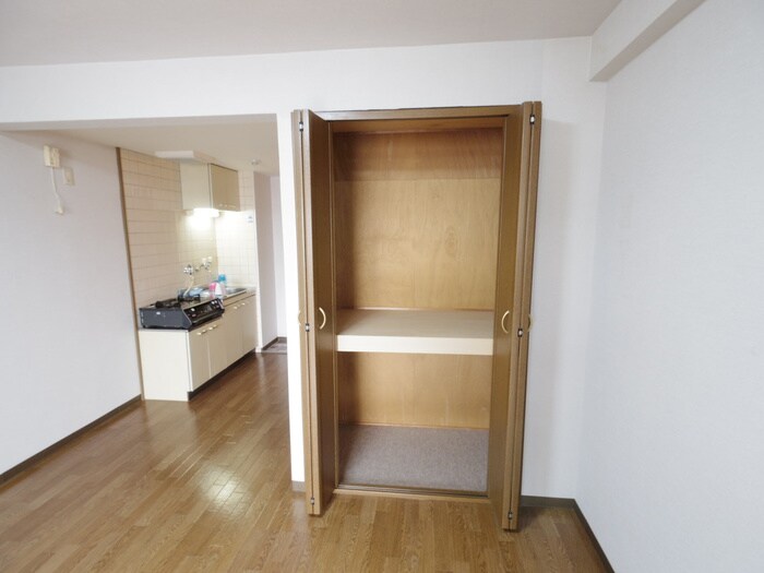 物件内観写真17　(収納)