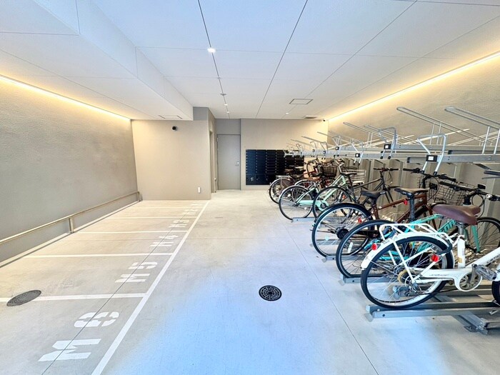 物件外観写真5　(駐輪場)