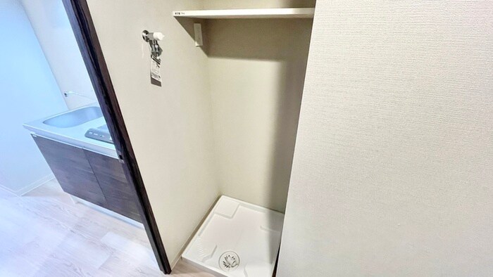 物件内観写真12　(洗濯機置場)