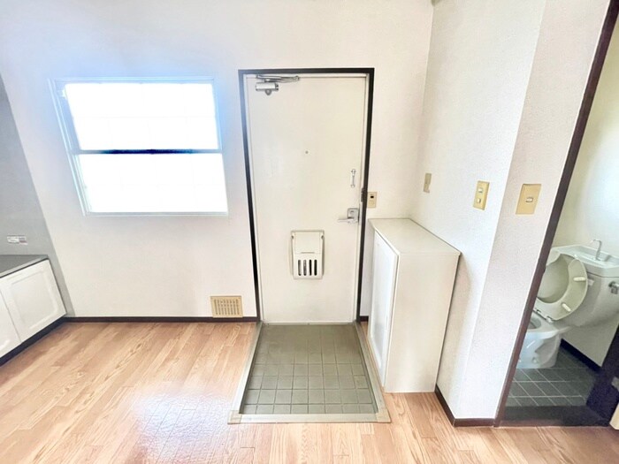 物件内観写真15　(玄関)