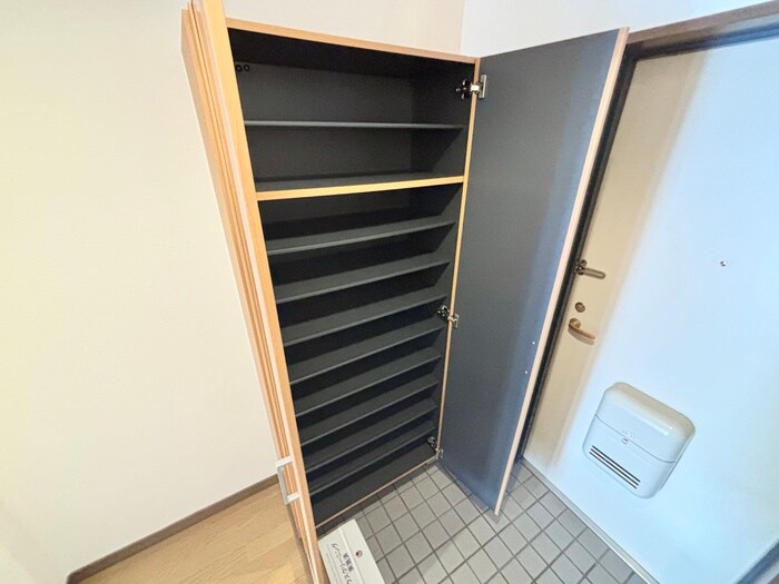 物件内観写真8　(靴箱)