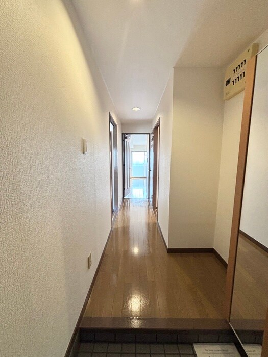 物件内観写真9　(廊下)
