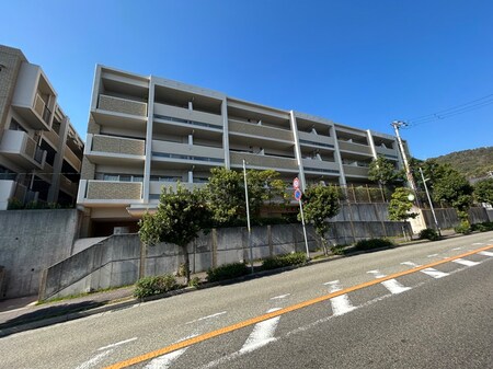 ﾌｧﾐｰﾙ雲雀丘花屋敷3番館(306)外観写真