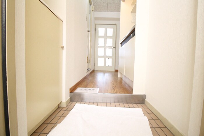 物件内観写真7　(玄関)