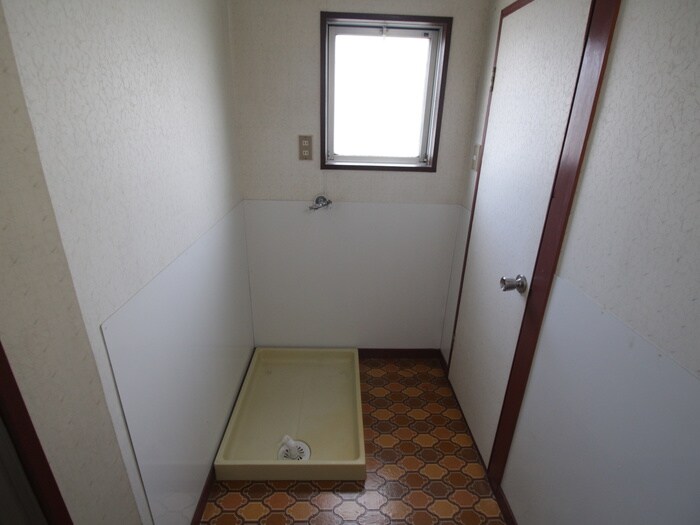 物件内観写真19　(洗濯機置場)