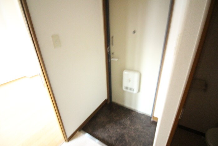 物件内観写真13　(玄関)