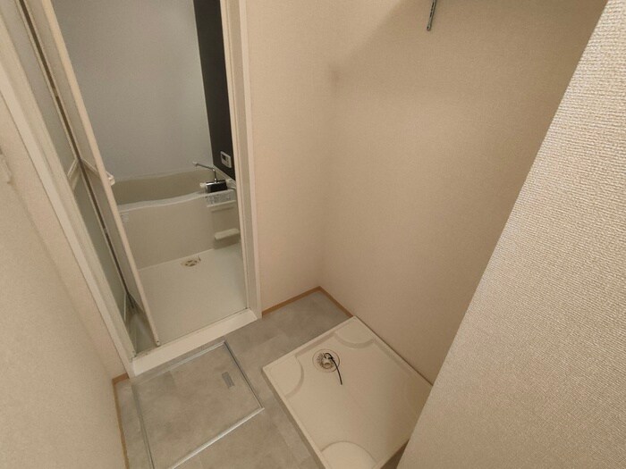 物件内観写真13　(洗濯機置場)