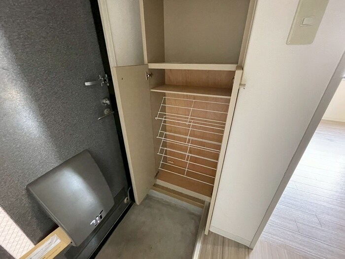 物件内観写真14　(靴箱)