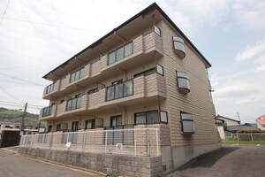 ノイエクラッセ山崎外観写真