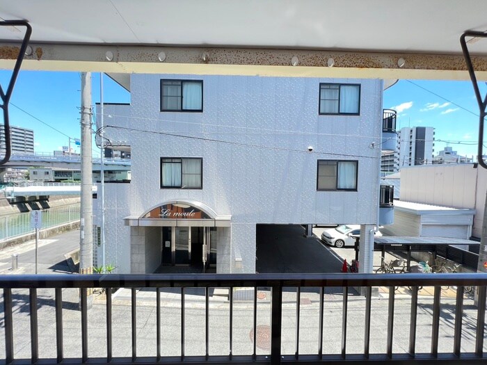 物件内観写真10　(室内からの展望)