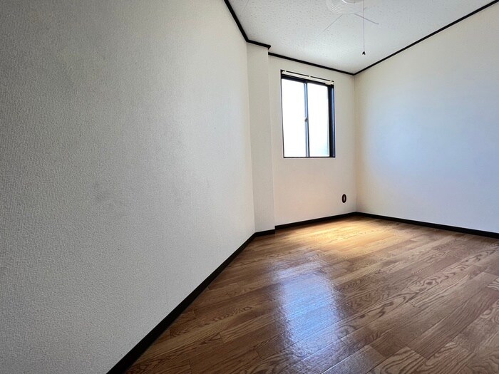 物件内観写真11　(居室)