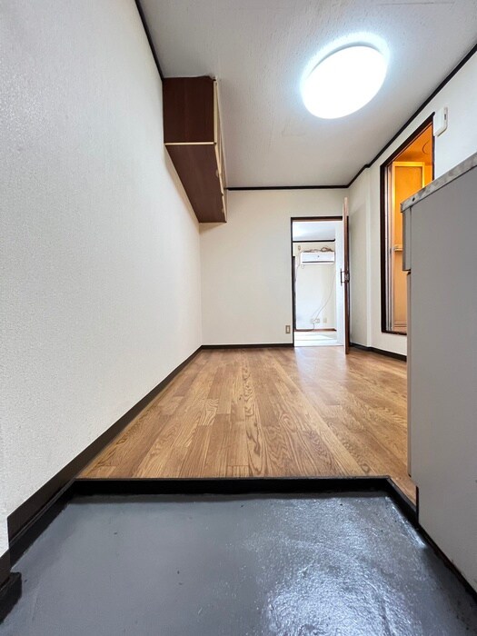 物件内観写真18　(玄関)