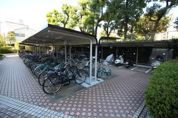 物件外観写真5　(駐輪場)