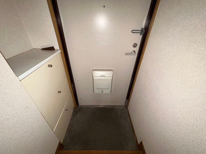 物件内観写真13　(玄関)