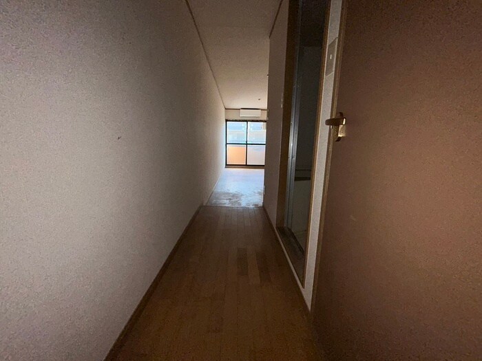 物件内観写真18　(廊下)