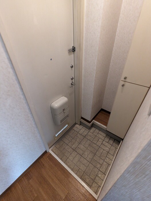 物件内観写真16　(玄関)