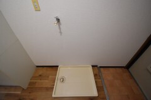 物件内観写真14　(洗濯機置場)