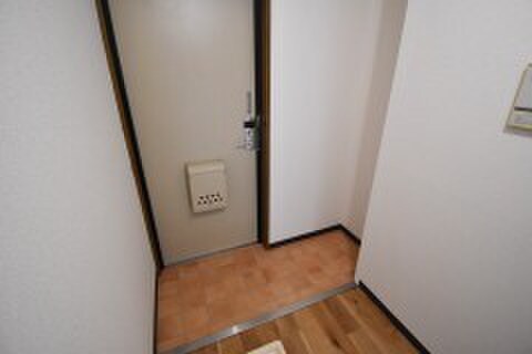 物件内観写真16　(玄関)