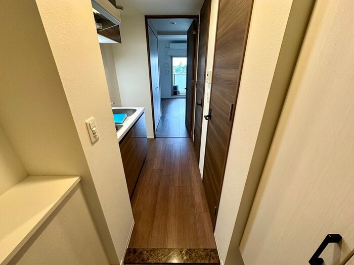 物件内観写真8　(廊下)