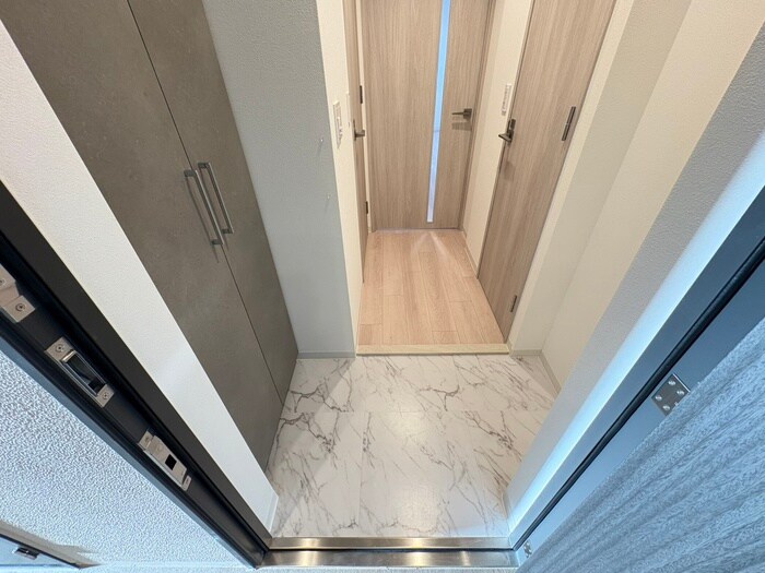 物件内観写真15　(玄関)