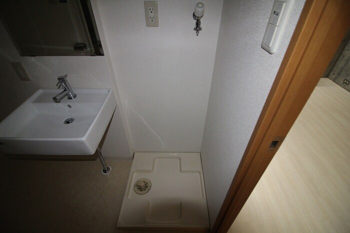 物件内観写真14　(洗濯機置場)