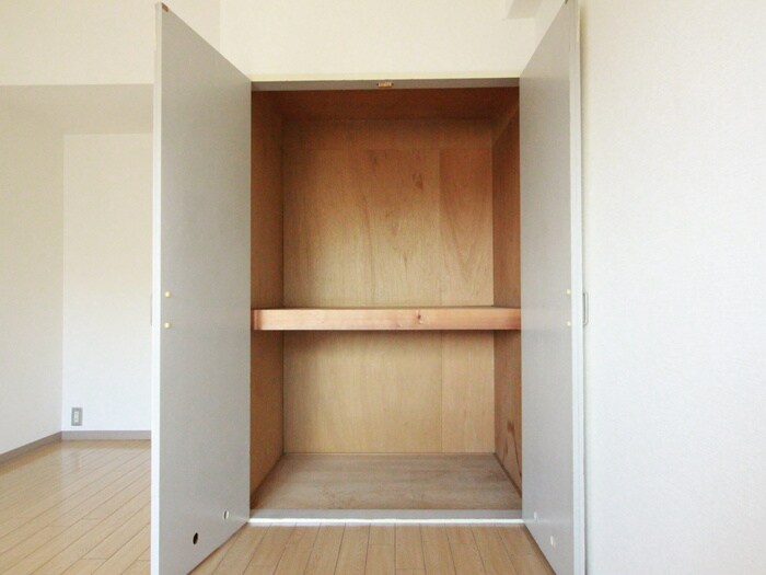 物件内観写真12　(収納)