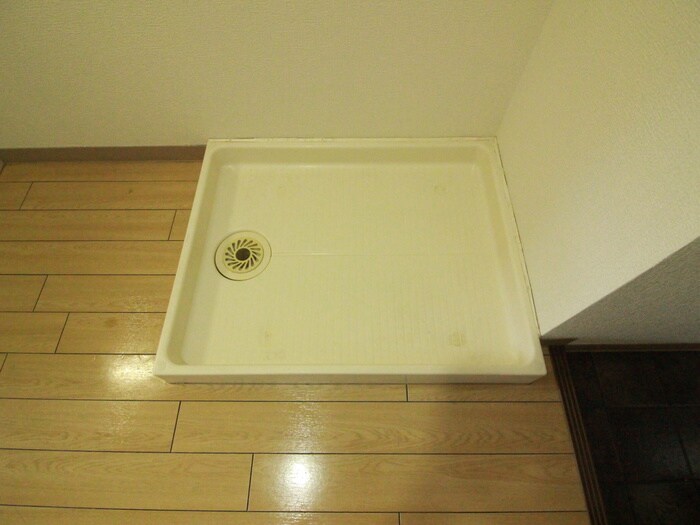 物件内観写真15　(洗濯機置場)