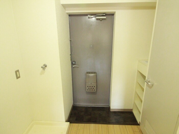 物件内観写真18　(玄関)