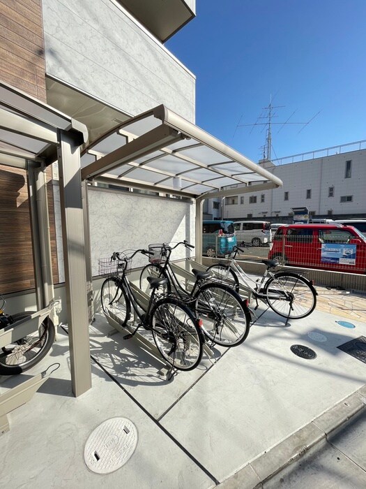 物件外観写真6　(駐輪場)